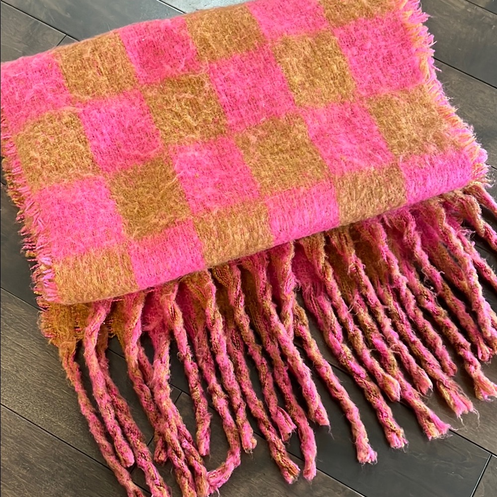 Steve Madden Stylish Pink and Brown Maxi Scarf